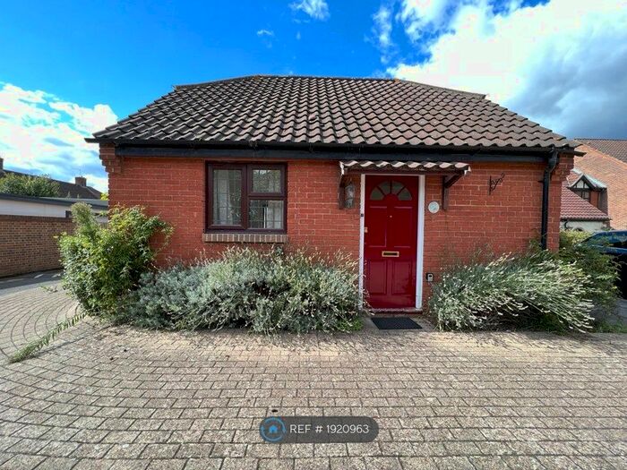 1 Bedroom Bungalow To Rent In Beaumont Place, Isleworth, TW7