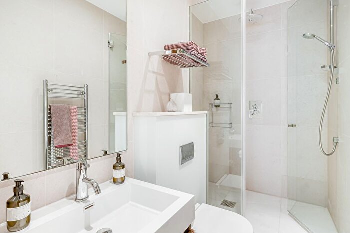 5 Bedroom Flat To Rent In Rutland Gate, Knightsbridge, London, United Kingdom, SW7