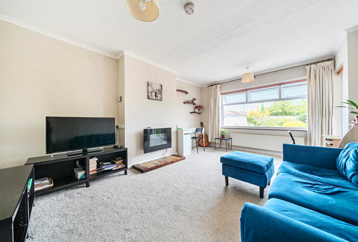 2 Bedroom Bungalow For Sale In Fairhaven, Yate, Bristol, Gloucestershire, BS37