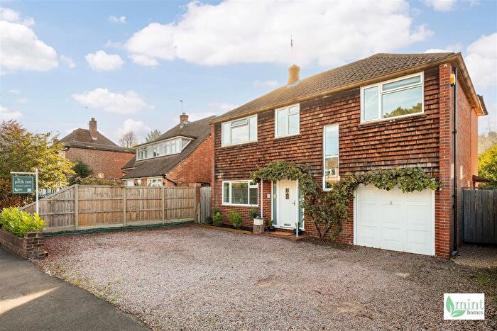 4 Bedroom Property For Sale In Lovelace Drive, Pyrford, GU22
