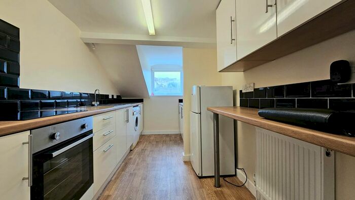 1 Bedroom Flat To Rent In Rock Road, Torquay, TQ2