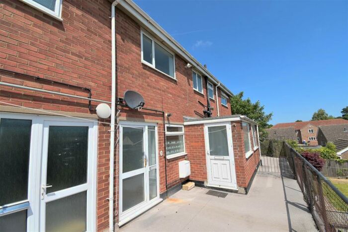 2 Bedroom Apartment To Rent In Coniston Avenue, Grimsby, South Humberside, DN33