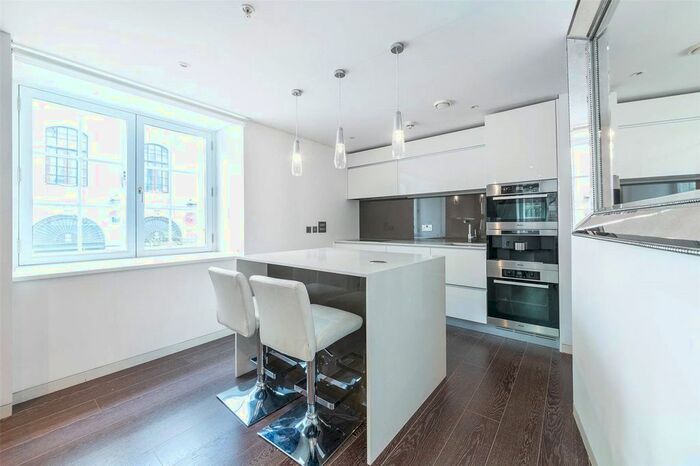 3 Bedroom Flat To Rent In Marconi House, Strand, London, WC2R