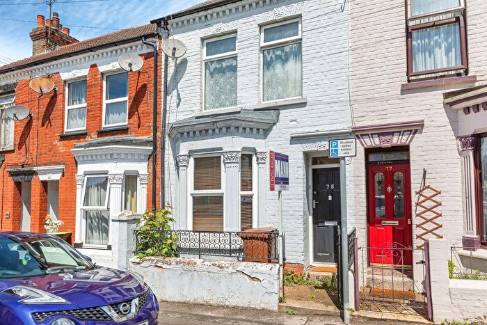 3 Bedroom Terraced House For Sale In Burnt Oak Terrace, Gillingham, Kent, ME7