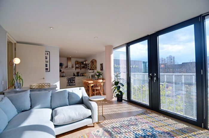2 Bedroom Flat For Sale In Hester Road, London, SW11