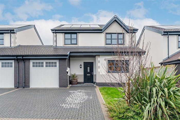3 Bedroom Detached House For Sale In Lon Caer Seion, Conwy, LL32