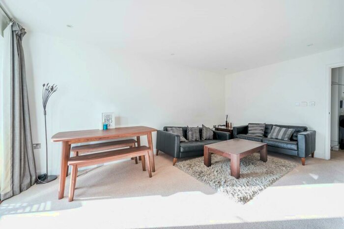 2 Bedroom Flat To Rent In Arabella Street, Bermondsey, London, SE16