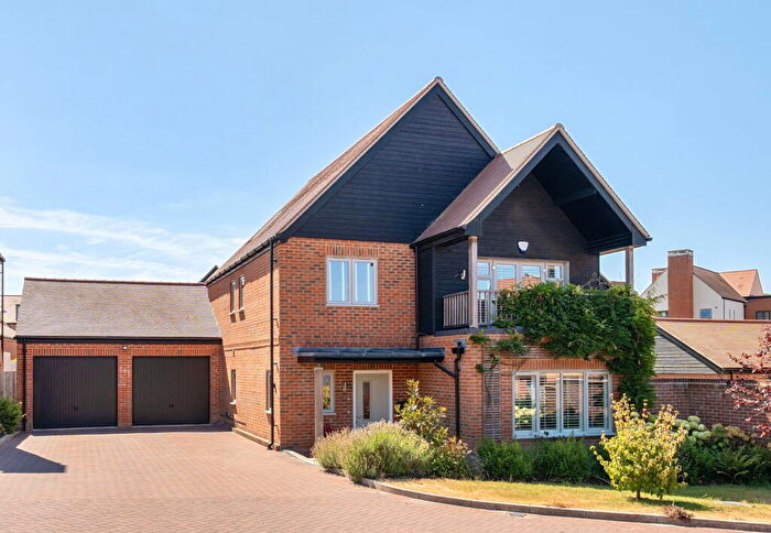 4 Bedroom Detached House For Sale In Hyldeborne Road, Winchester, SO22