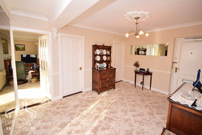 2 Bedroom Flat For Sale In Flat, Royal Beach Court, North Promenade, Lytham St. Annes, Lancashire, FY8