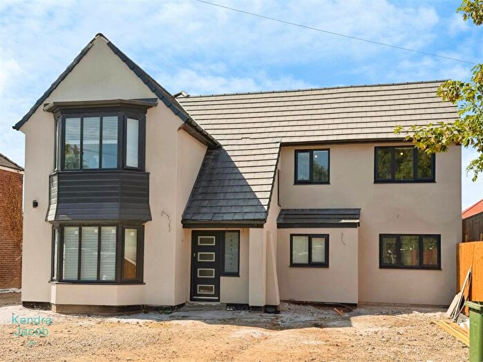 4 Bedroom Detached House For Sale In Doncaster Road, Langold, Worksop, S81