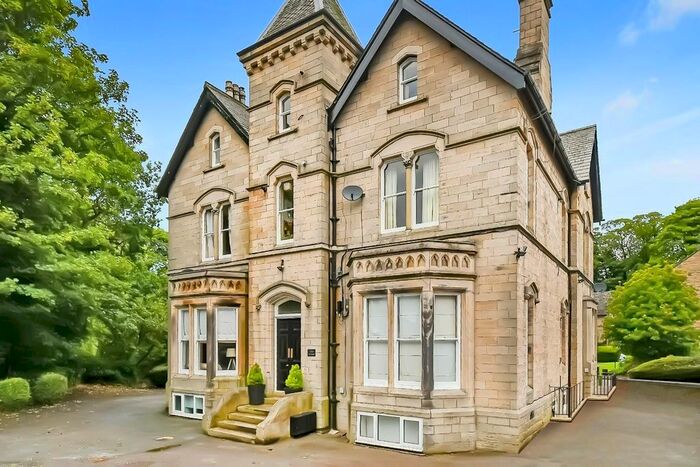 2 Bedroom Flat To Rent In Bolton Grange, Yeadon, Leeds, LS19