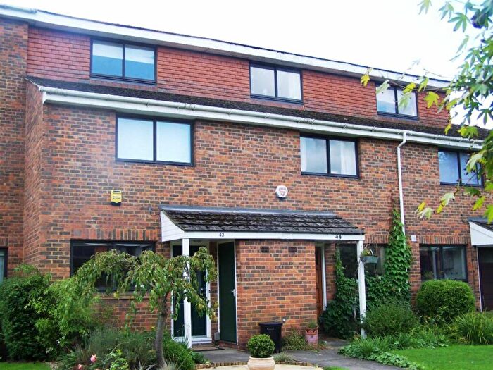 4 Bedroom Town House To Rent In Cardinal Close, Caversham, Reading, RG4