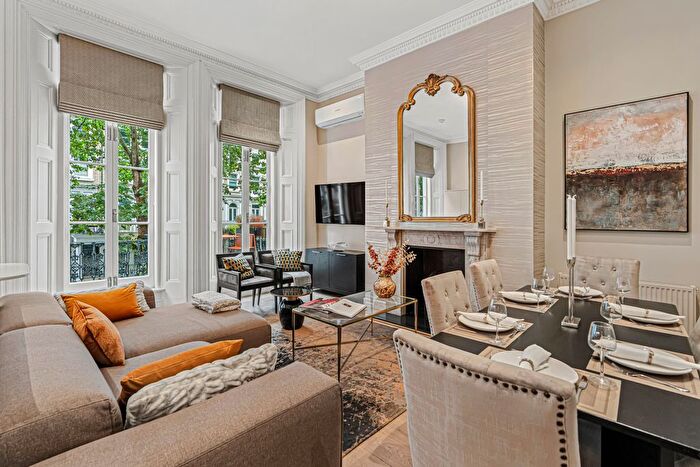 4 Bedroom Flat To Rent In Beaufort Gardens, Knightsbridge, London, United Kingdom, SW3