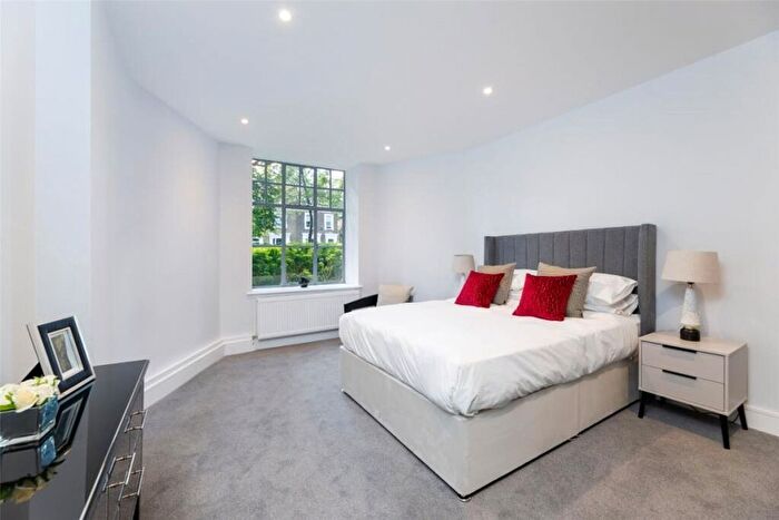 3 Bedroom Flat To Rent In Maida Vale, London, W9