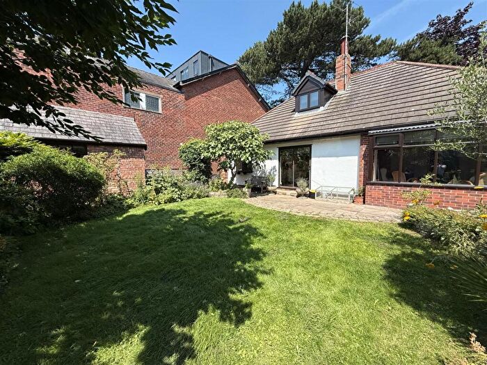 4 Bedroom Detached Bungalow For Sale In Serpentine Walk, Lytham St. Annes, FY8