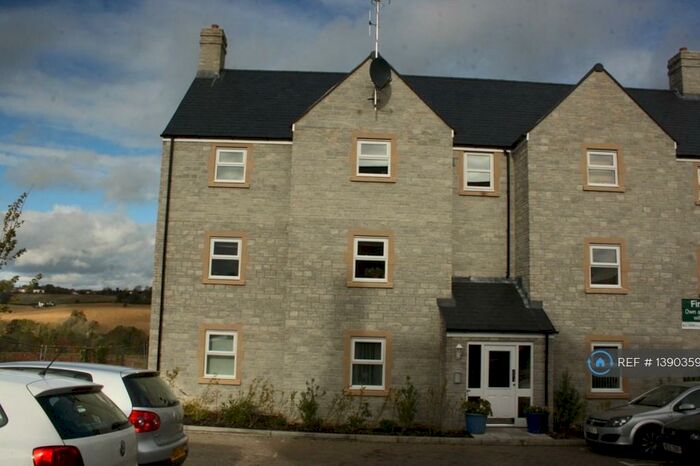 2 Bedroom Flat To Rent In Clifford Drive, Paulton, Bristol, BS39