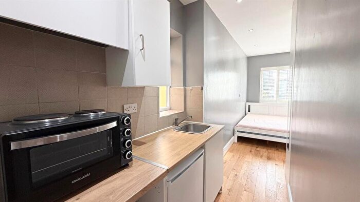 Studio To Rent In Gordon Avenue, East Sheen, SW14