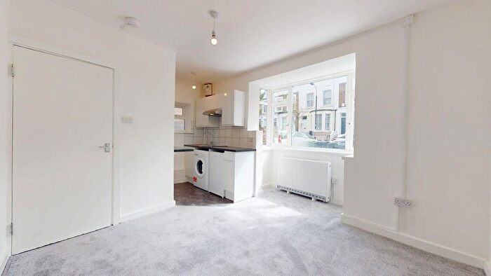 Studio To Rent In Askew Crescent, London, W12
