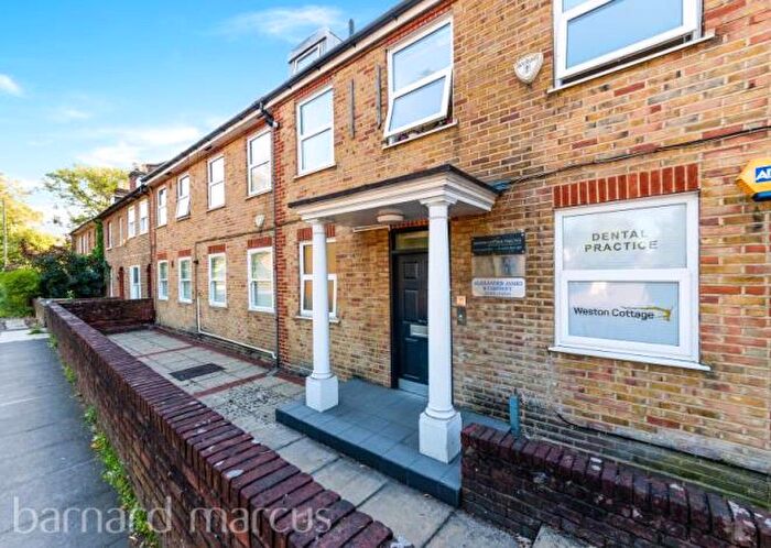 1 Bedroom Flat To Rent In Portsmouth Road, Thames Ditton, KT7