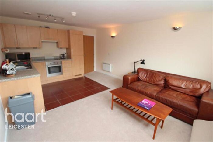2 Bedroom Flat To Rent In Alexandra House, LE1