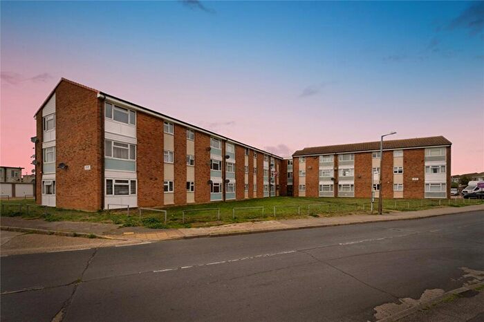 2 Bedroom Flat For Sale In Coronation Avenue, East Tilbury, Tilbury, Essex, RM18