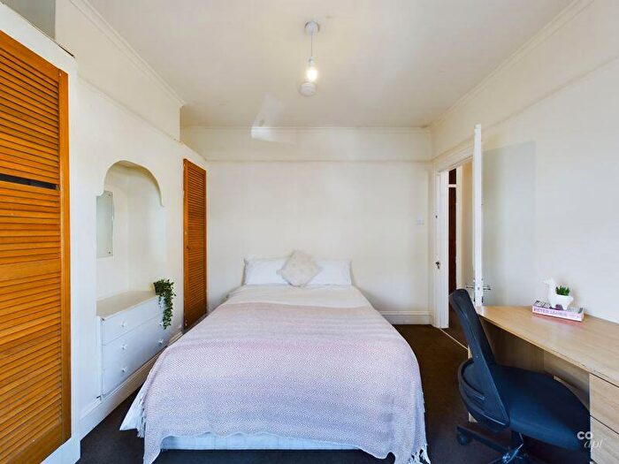 3 Bedroom Detached House To Rent In Dewe Road, Brighton, BN2