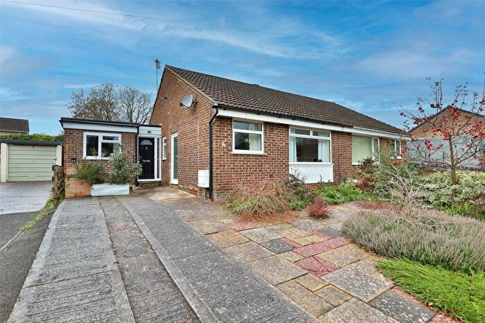 2 Bedroom Bungalow For Sale In Foxbury Close, Frome, Somerset, BA11
