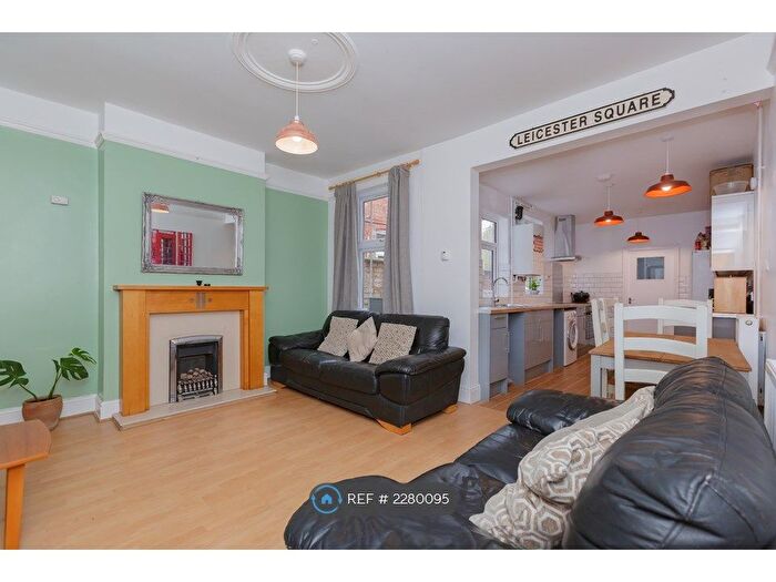 4 Bedroom Terraced House To Rent In Lytton Road, Leicester, LE2