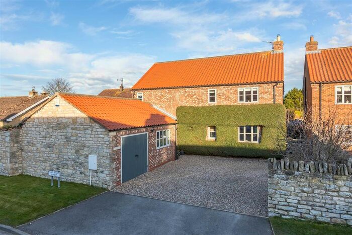 5 Bedroom Detached House For Sale In Oak Farm Court, Broughton, Malton, YO17