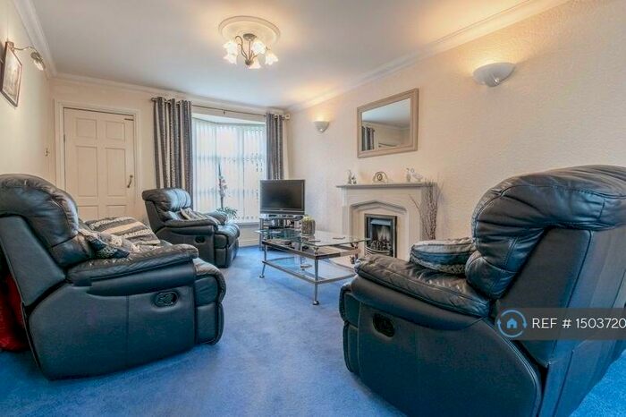 4 Bedroom Semi-Detached House To Rent In Edgmond Close, Redditch, B98