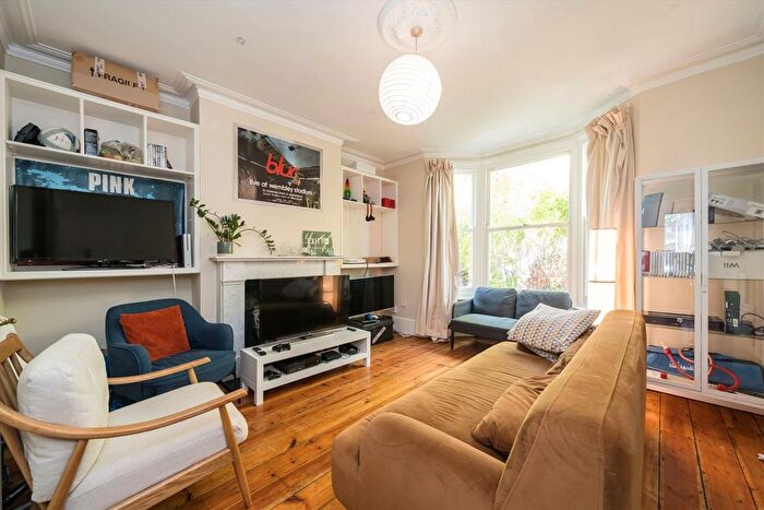 4 Bedroom Property To Rent In Avenue Road, Northfields, TW8