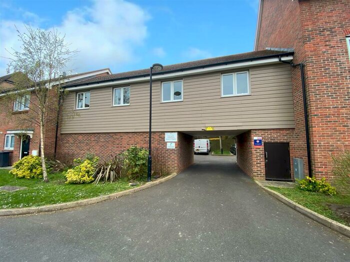 2 Bedroom Flat To Rent In New Brunswick Drive, Worthing, BN13