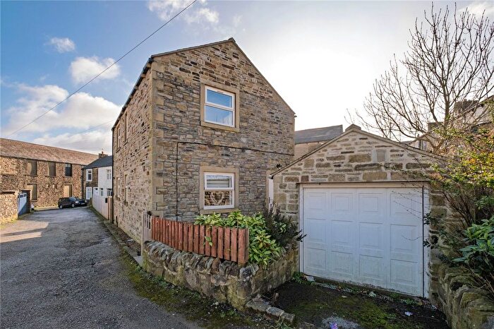 3 Bedroom Detached House For Sale In Cornmill Terrace, Barnoldswick, Lancashire, BB18