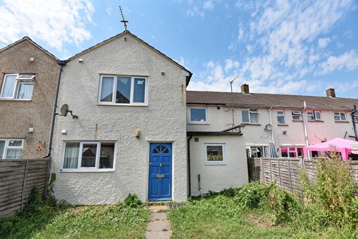 2 Bedroom Flat To Rent In Cromwell Close, Marston, OX3