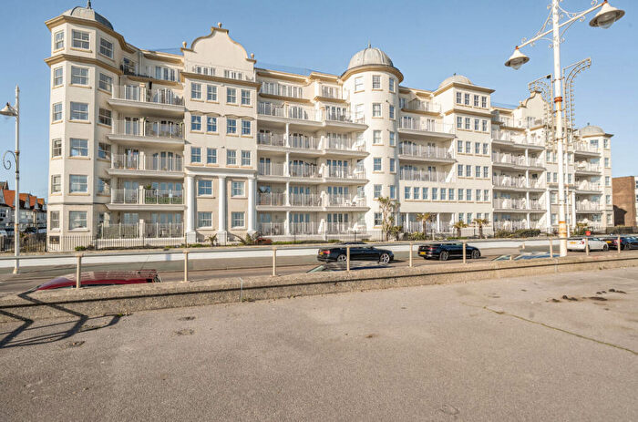 3 Bedroom Flat For Sale In The Esplanade, Bognor Regis, West Sussex, PO21