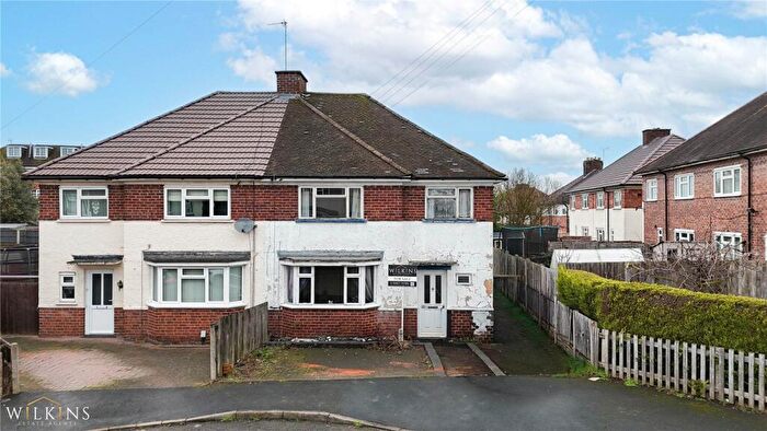 4 Bedroom Semi Detached House For Sale In Manor Road, Tamworth, Staffordshire, B77