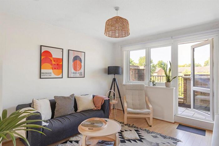 1 Bedroom Flat To Rent In Montague Square, London, SE15