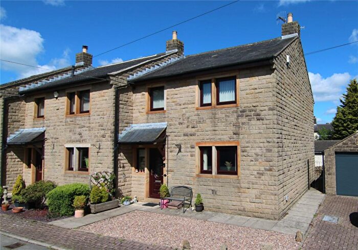 3 Bedroom End Of Terrace House For Sale In Garden Close, Glusburn, BD20