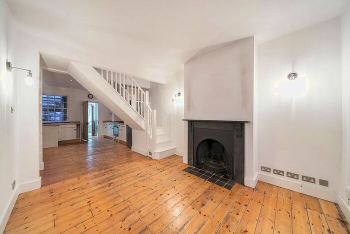 2 Bedroom Terraced House To Rent In Queens Road, Thames Ditton, KT7