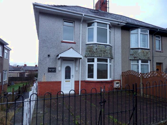 3 Bedroom Semi-Detached House To Rent In Glynne Road, Bangor, LL57