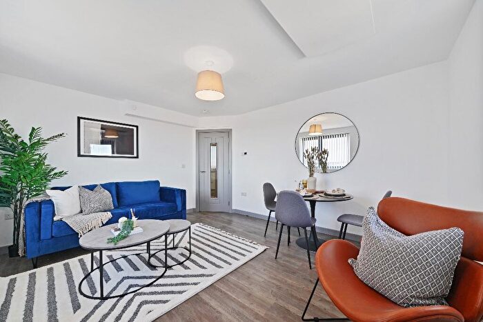 3 Bedroom Flat To Rent In Church Road, Liverpool, Merseyside, L22