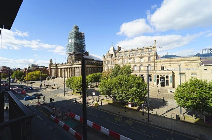 2 Bedroom Apartment To Rent In Victoria House, LS1