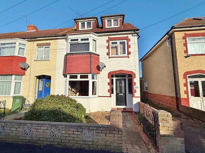 5 Bedroom End Terrace House For Sale In Rosebery Avenue, Drayton, Portsmouth, PO6