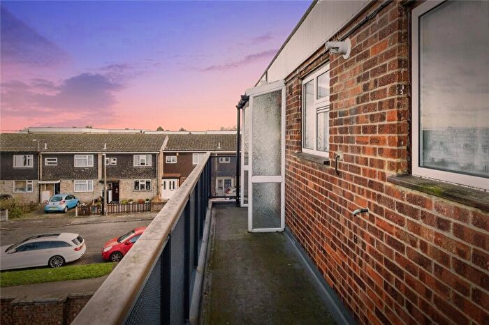 1 Bedroom Flat For Sale In Ongar Way, Rainham, RM13