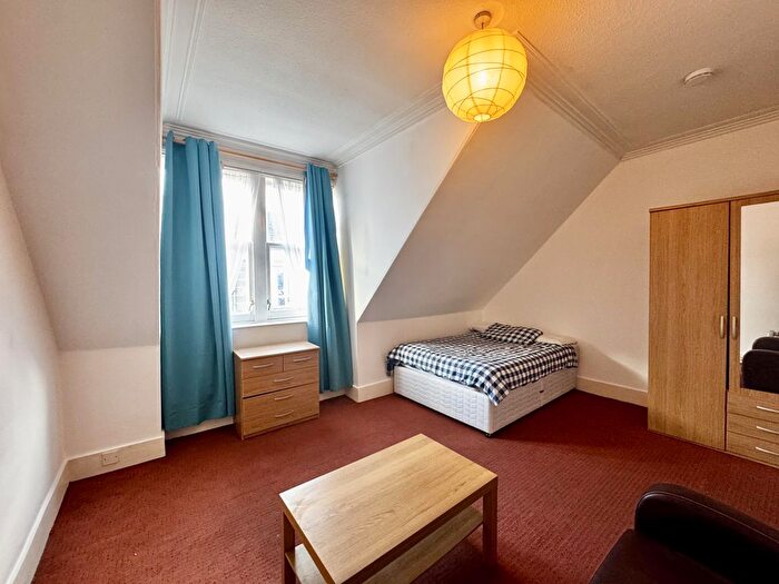 1 Bedroom Flat To Rent In Chapel Street, Aberdeen, AB10