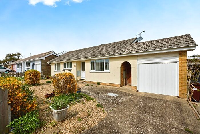 3 Bedroom Bungalow For Sale In Lincoln Way, Bembridge, Isle Of Wight, PO35