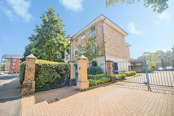 2 Bedroom Flat For Sale In Hulse Road, Southampton, Hampshire, SO15