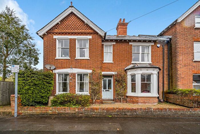 4 Bedroom Semi Detached House To Rent In Newbury, Berkshire, RG14