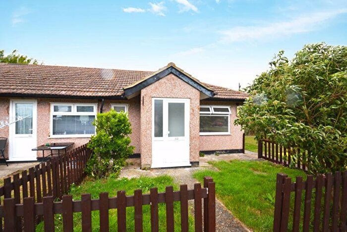1 Bedroom Bungalow For Sale In The Broadway, Minster, ME12