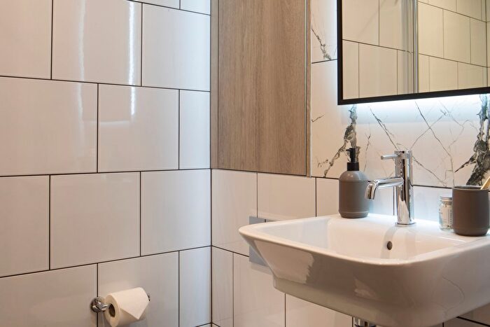 1 Bedroom Flat To Rent In College Road, Croydon, CR0